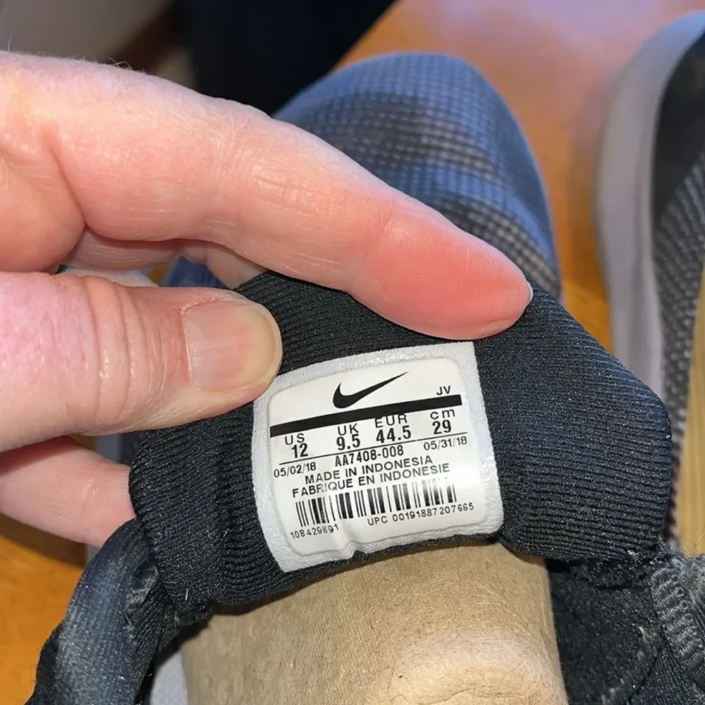 WOMEN’S NIKE FLEX SIZE 12 /EURO 44.5 RUNNING SHOES